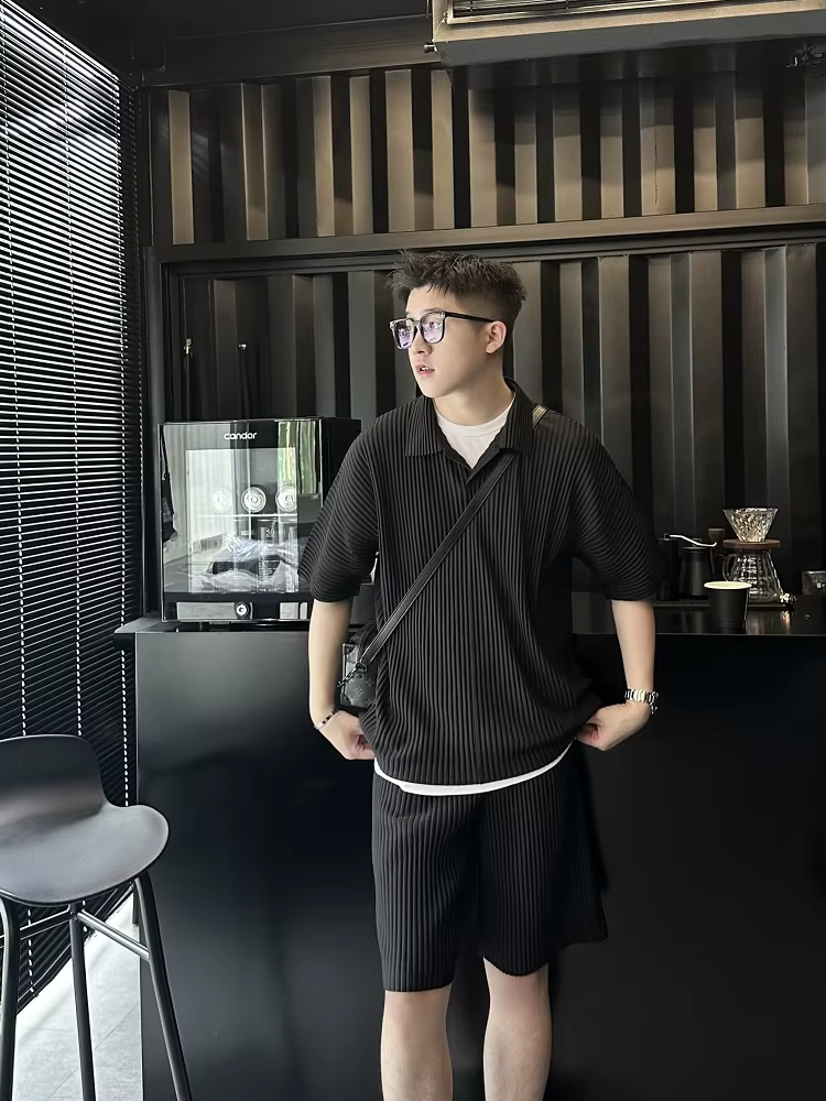 Polo plissé japonais Miyake pour homme, décontracté, ample, col à revers, manches courtes, haut quot