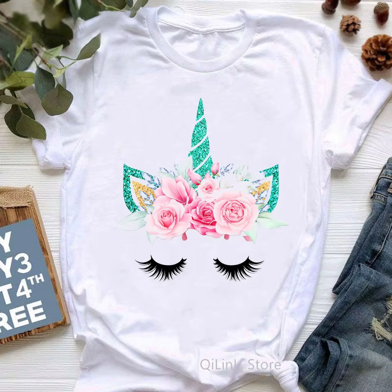 Belle licorne avec des fleurs imprimé T-Shirt Femme haut d'été Femme blanc à manches courtes T-Shirt