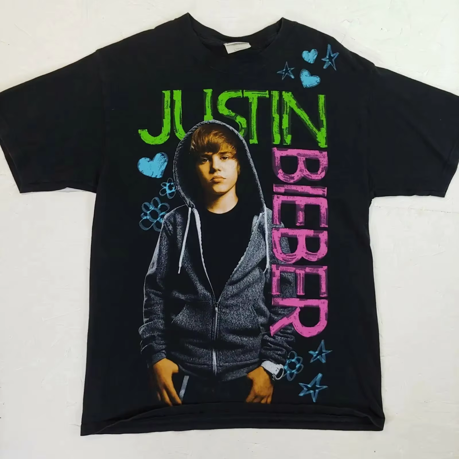 T-shirt avec la nouvelle couverture de l'album de Justin Bieber pour le printemps/été 2026 Un t-shir