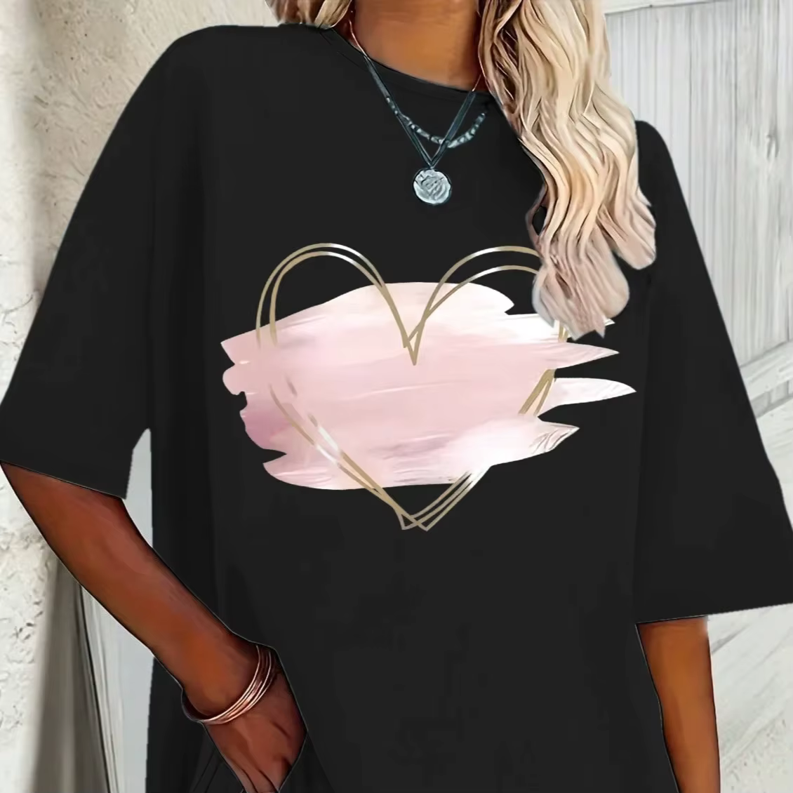 T-shirt imprimé élégant en forme de cœur rose pour femmes, hauts de loisirs à col rond et manches co