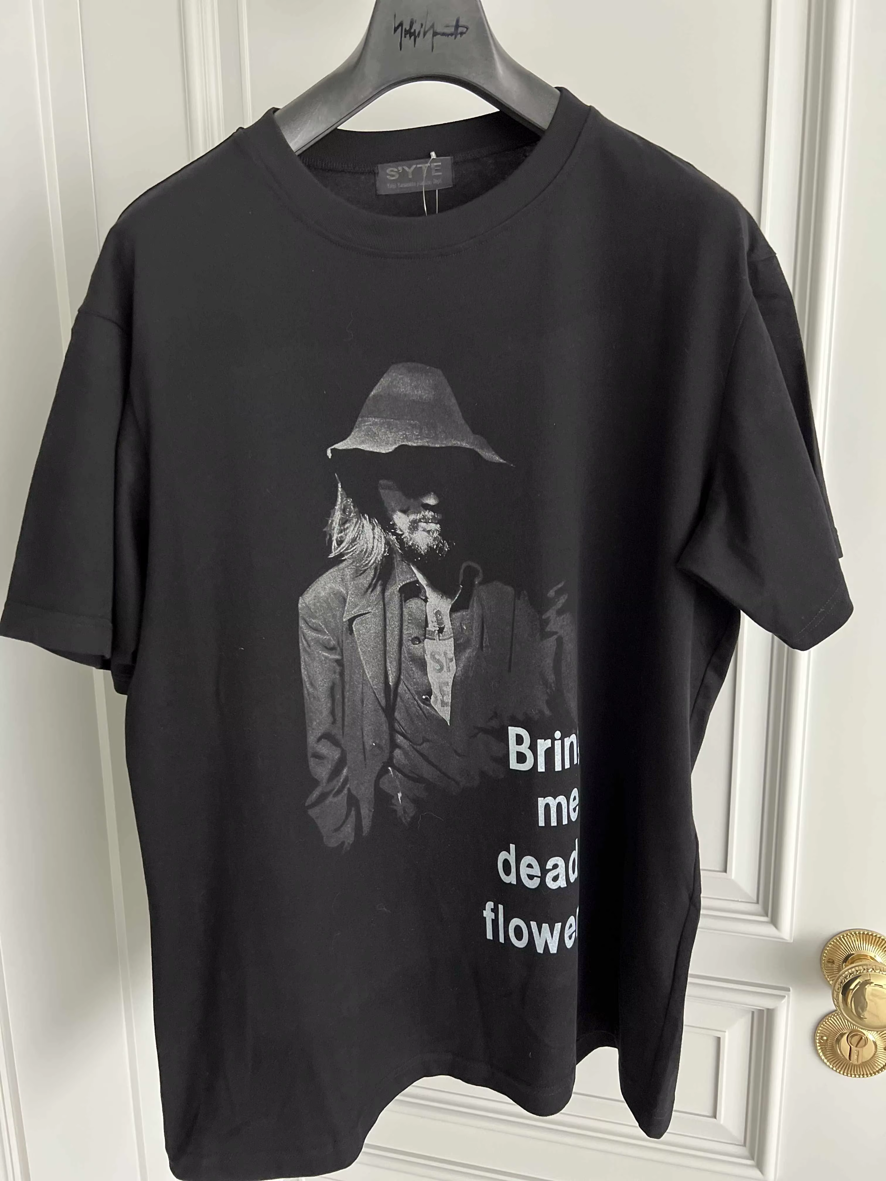 TOP-YAMAMOTO T-shirt imprimé noir en pur coton au design original, T-shirt foncé