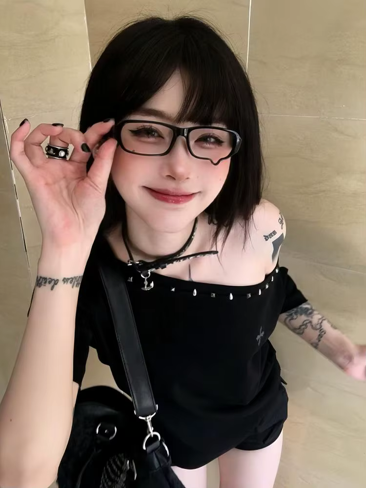Seeslim noir épaules dénudées croix femmes T-shirt à manches courtes 2000s vêtements Y2k été hauts t