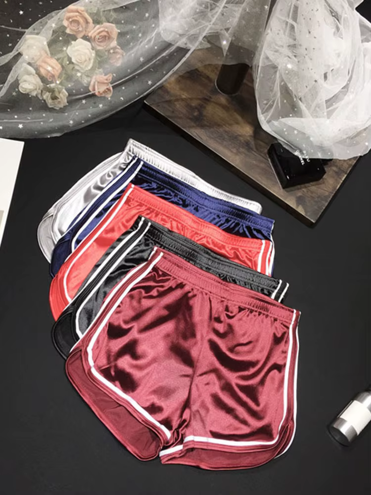 Nouveau 2023 femmes Shorts été soie mince plage décontracté blanc Egde Shorts chaud