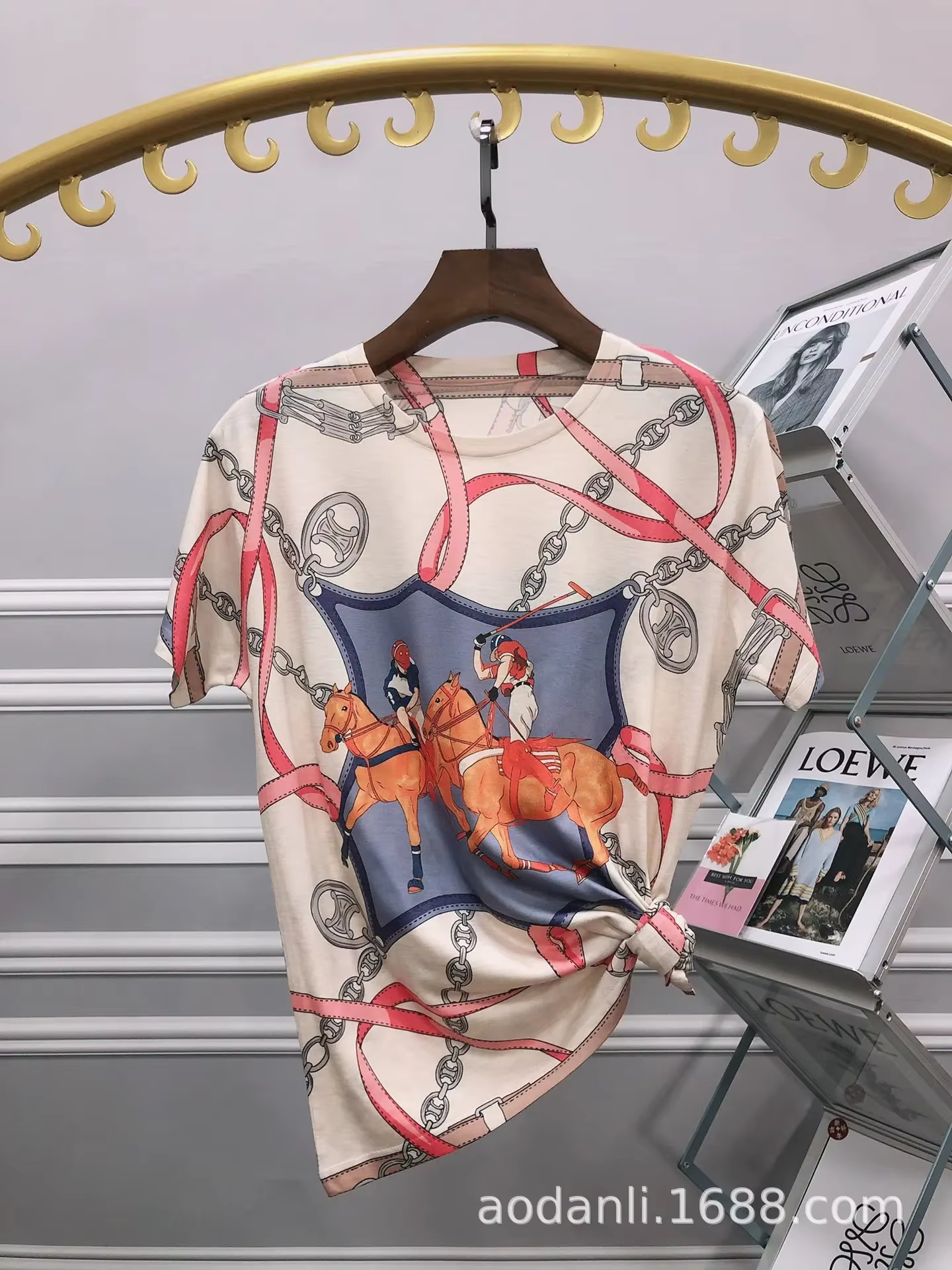 2025 Dessin Animé Imprimé T-shirts Femmes Vêtements Style Vintage Décontracté Motif Cheval Femme Man