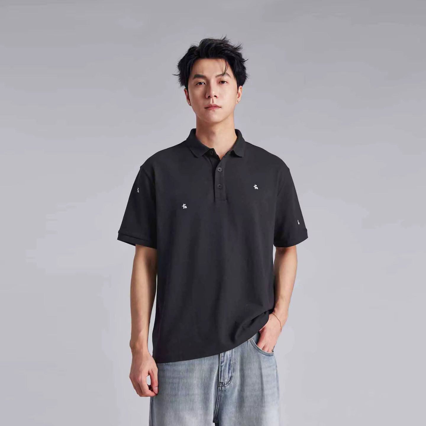 Polo pour homme avec broderie de petit logo raffiné, coupe ample, respirant, léger, de luxe, polyval