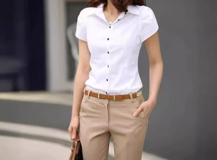 Chemise blanche à volants pour femmes, haut d'été à manches courtes, coupe slim, pour le quotidien