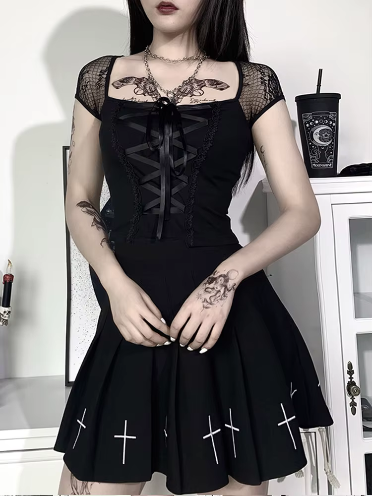 Vintage hauts Goth T-shirt femmes moulante pansement dentelle noir T-shirts gothique Streetwear Sexy
