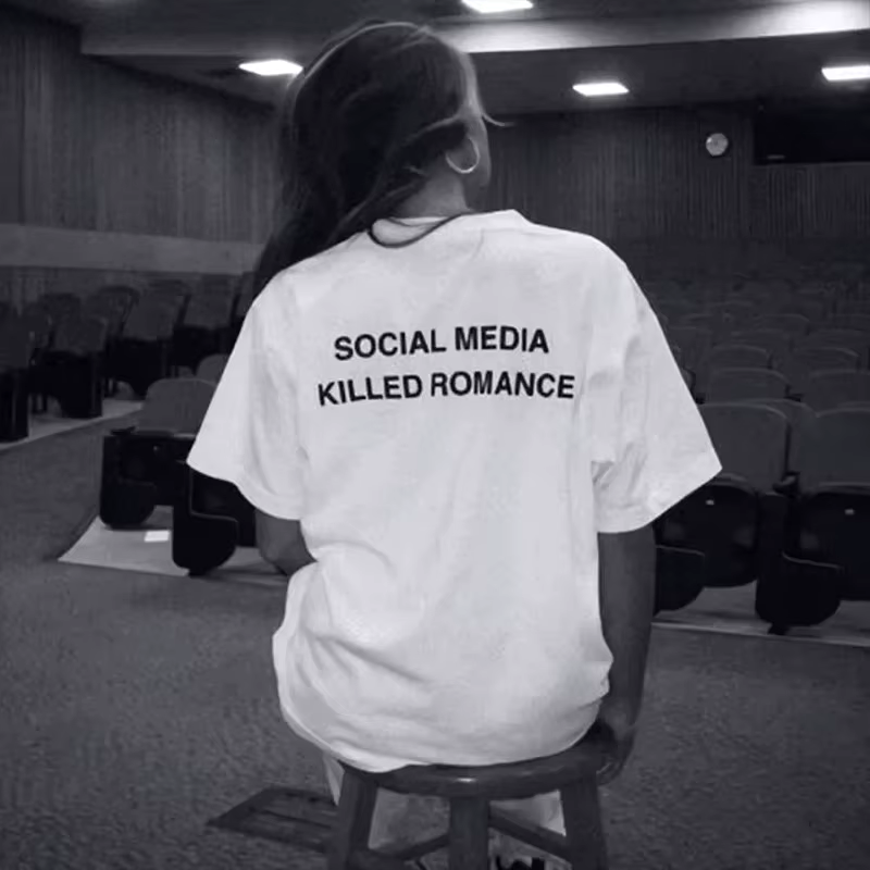 Nouveau T-shirt 2026 Social Media Killed Romance Summer pour Hommes et Femmes, T-shirt Esthétique Im