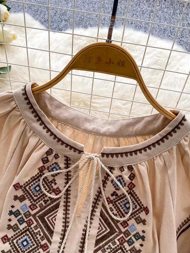 Femmes automne Blouse ample artistique rétro industrie lourde broderie nœud col rond lanterne manche