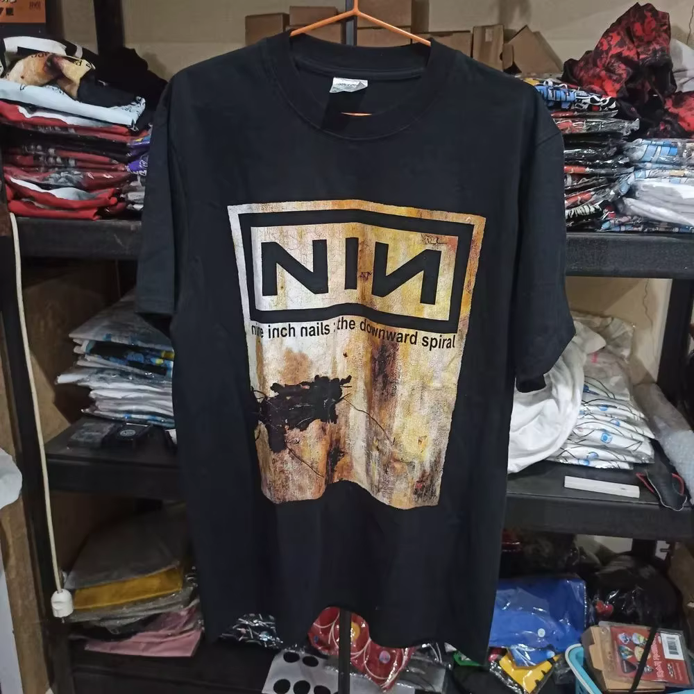 NIN neuf pouces ongles vers le bas spirale Vtg noir unisexe t-shirt réimpression unisexe hommes femm