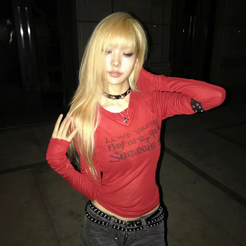 Karrcat Grunge esthétique lettre impression T-shirt Trashy 2000s Style à manches longues rouge T-shi