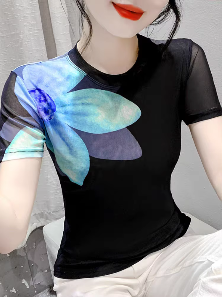 T-shirt manches courtes col rond femme, slim fit, estival et à la mode, avec impression de fleurs et