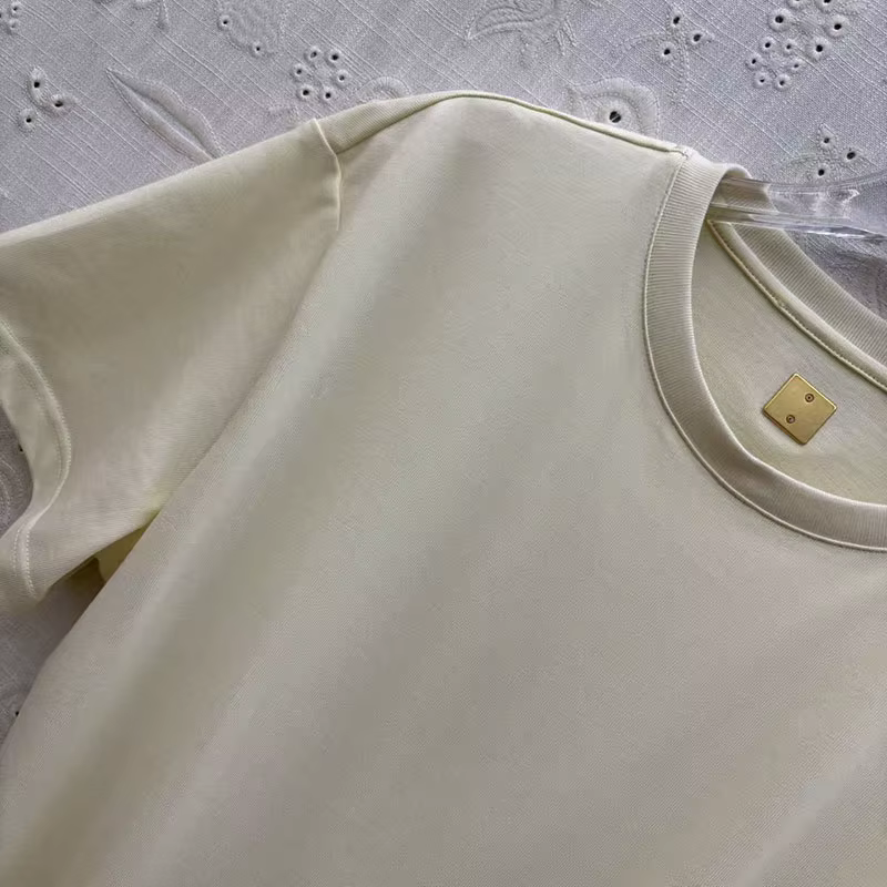 T-shirt asymétrique à col rond et manches courtes pour femme, orné de chaînes, décontracté et de hau
