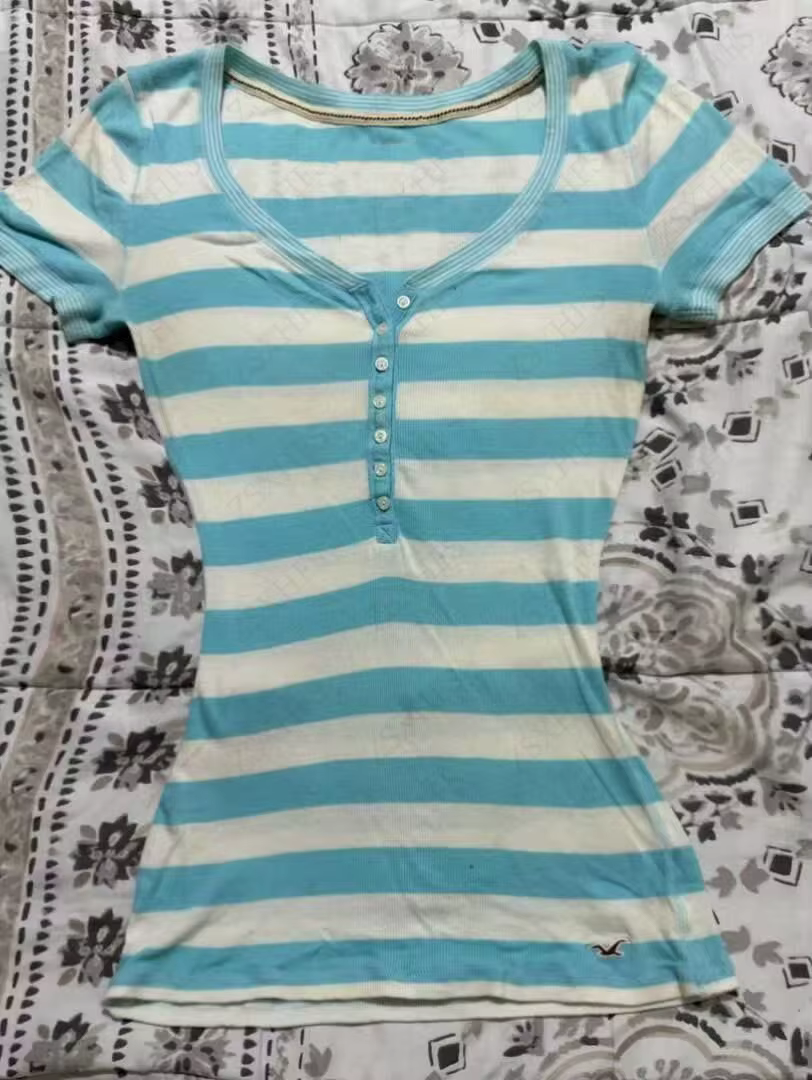T-shirt Crop Top Y2K Esthétique Rayé Bleu Style Streetwear Hip Hop des Années 2000 Coupe Slim Manche