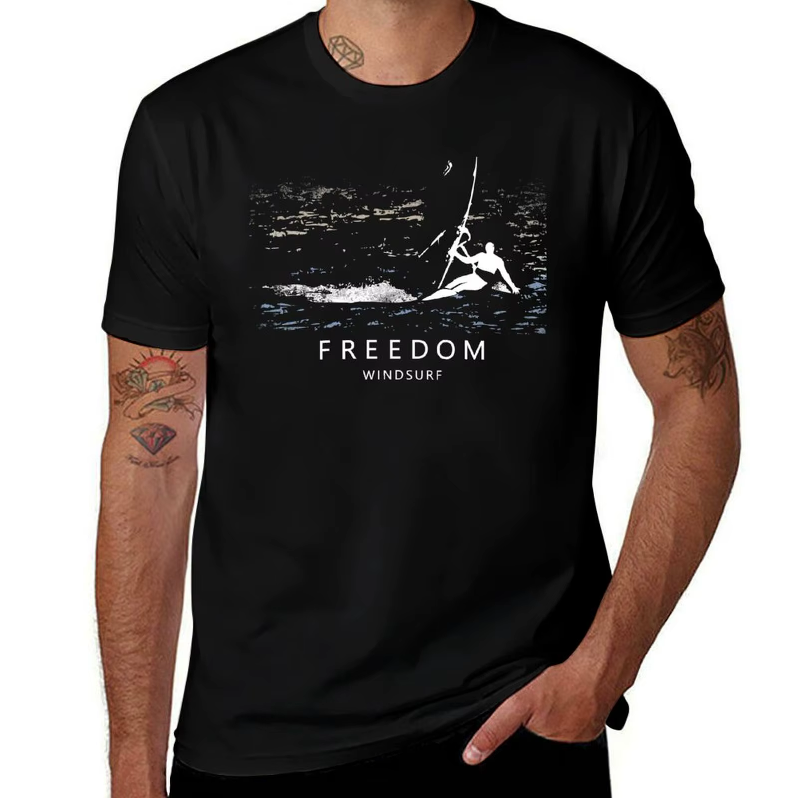 Windsurfing FREEDOM Windsurfer Planing over Ocean Sea Waves T-Shirt Basic Daily Outfit Tee-shirt à m