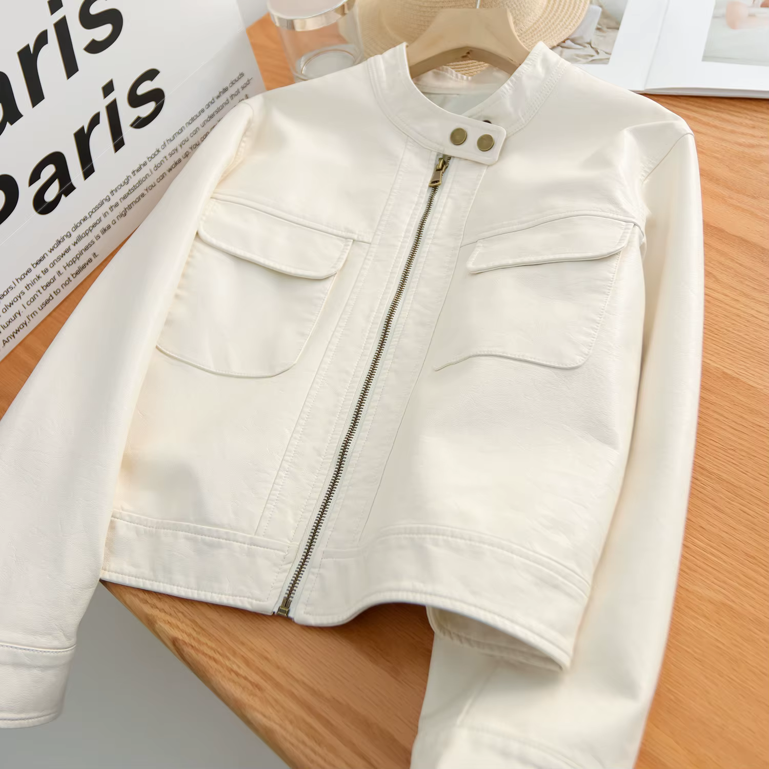 Veste zippée en cuir PU pour femme — Manteau court en similicuir avec col montant et poches à rabat