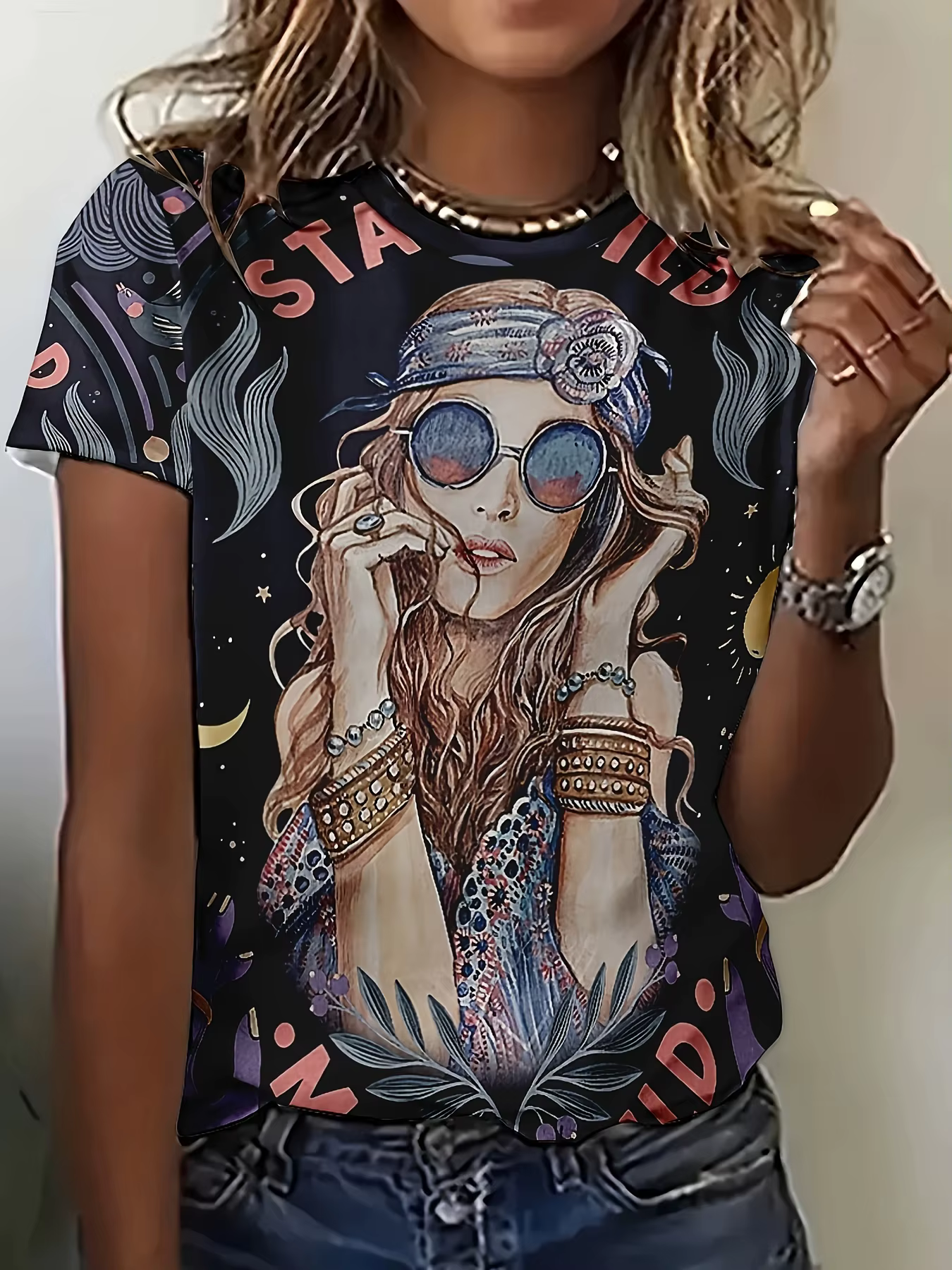 T-shirt noir bohème pour femme - Imprimé graphique fille hippie et étoile, design rétro bohème pour 