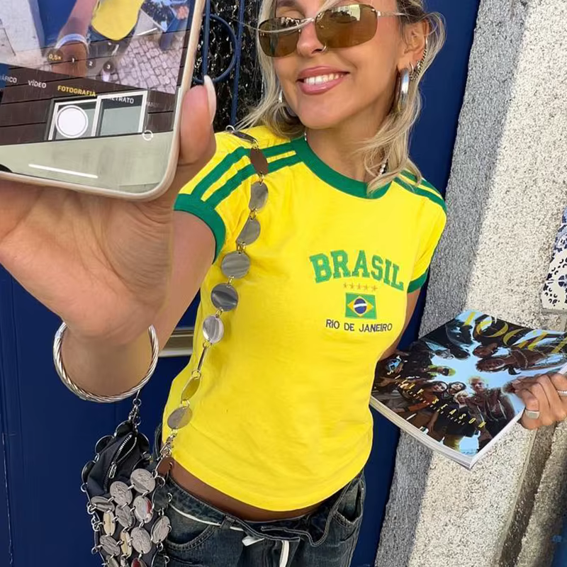 BRASIL lettre graphique imprimé Goth Y2k jaune maigre recadrée t-shirts femmes Sexy Streetwear 2000s