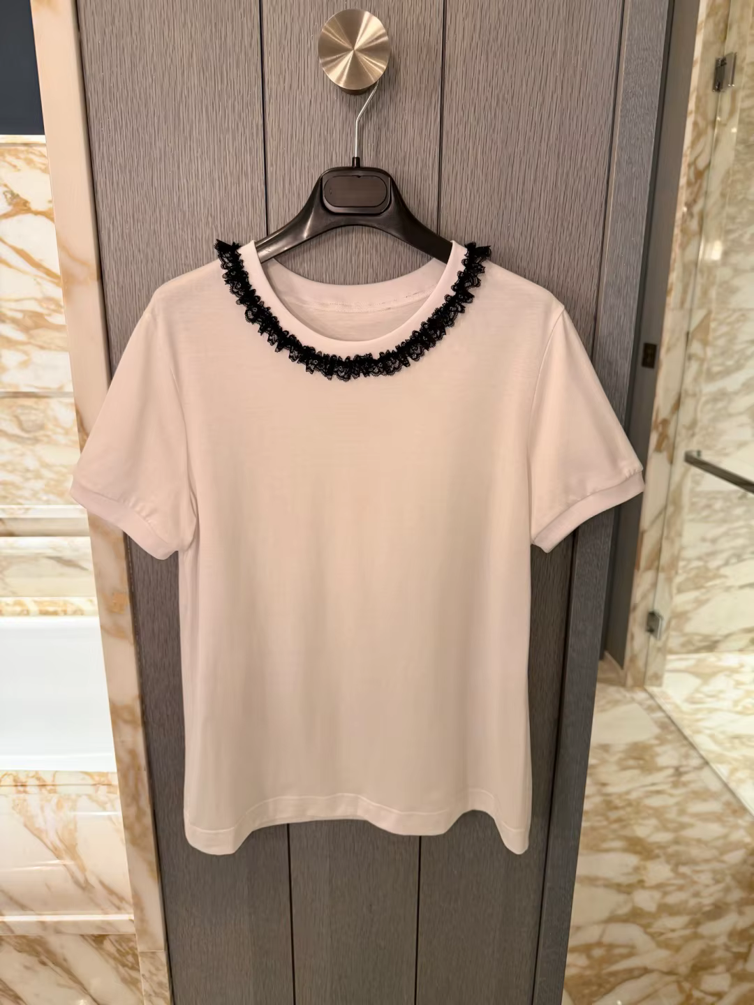 T-shirt élégant pour femme avec col en dentelle brodé – Haut confortable en pur coton doux, style je