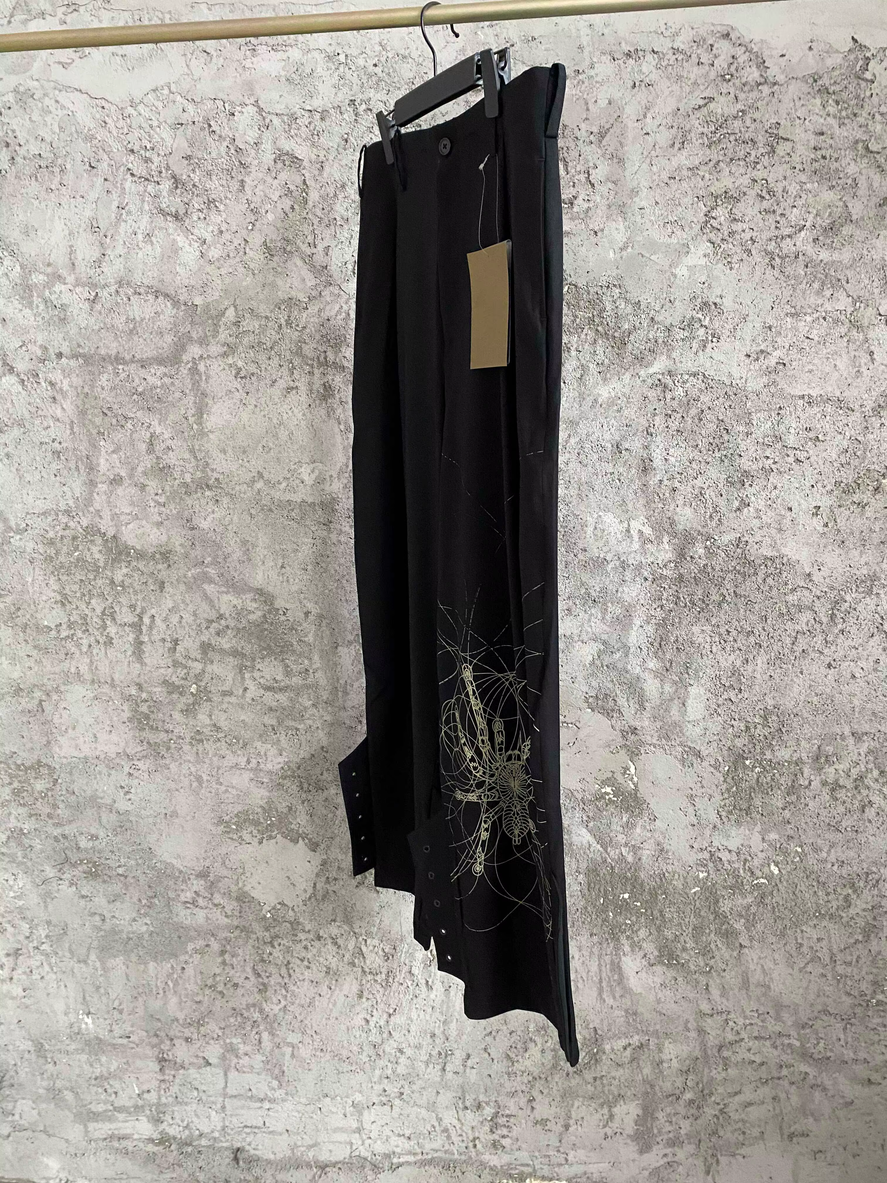 TOP-YAMAMOTO Collaboration de créateurs japonais Imprimé maison imprimé araignée Longues maigres