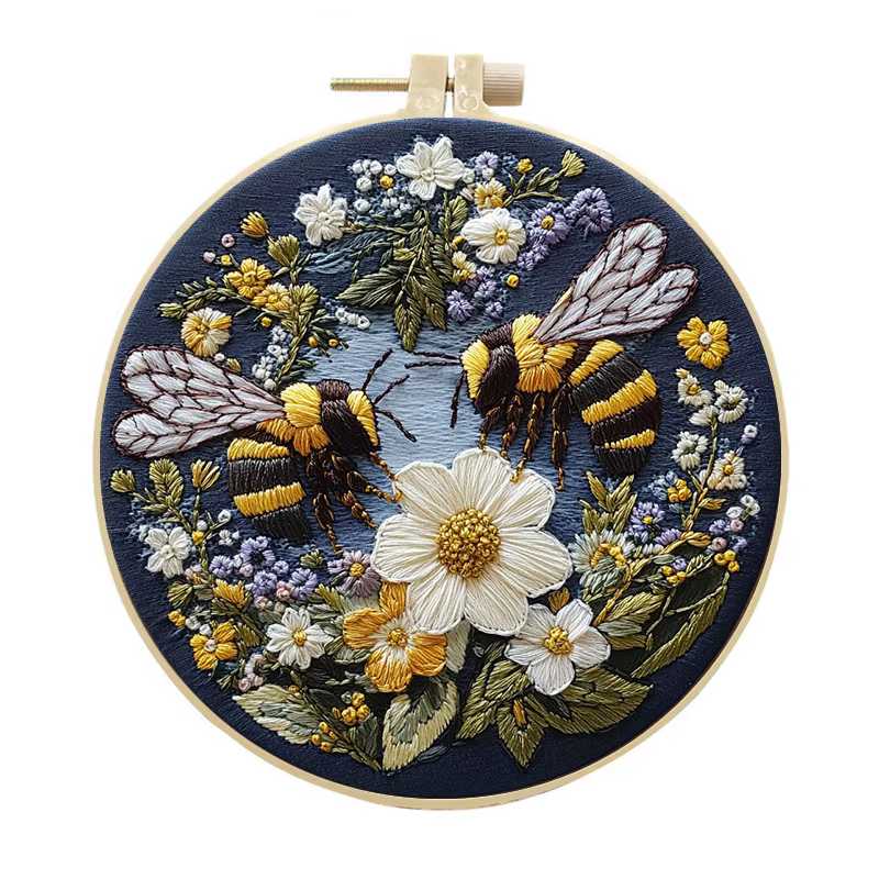 Kit de broderie à motifs en tissu noir pour débutants, tissu fleur abeille inclus avec instructions 