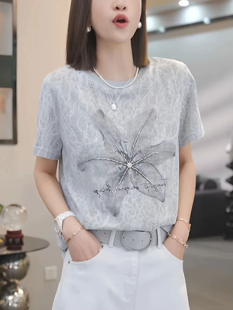 T-shirt de décoration tridimensionnelle orné de fleurs, haut de luxe léger avec lettres en dentelle,