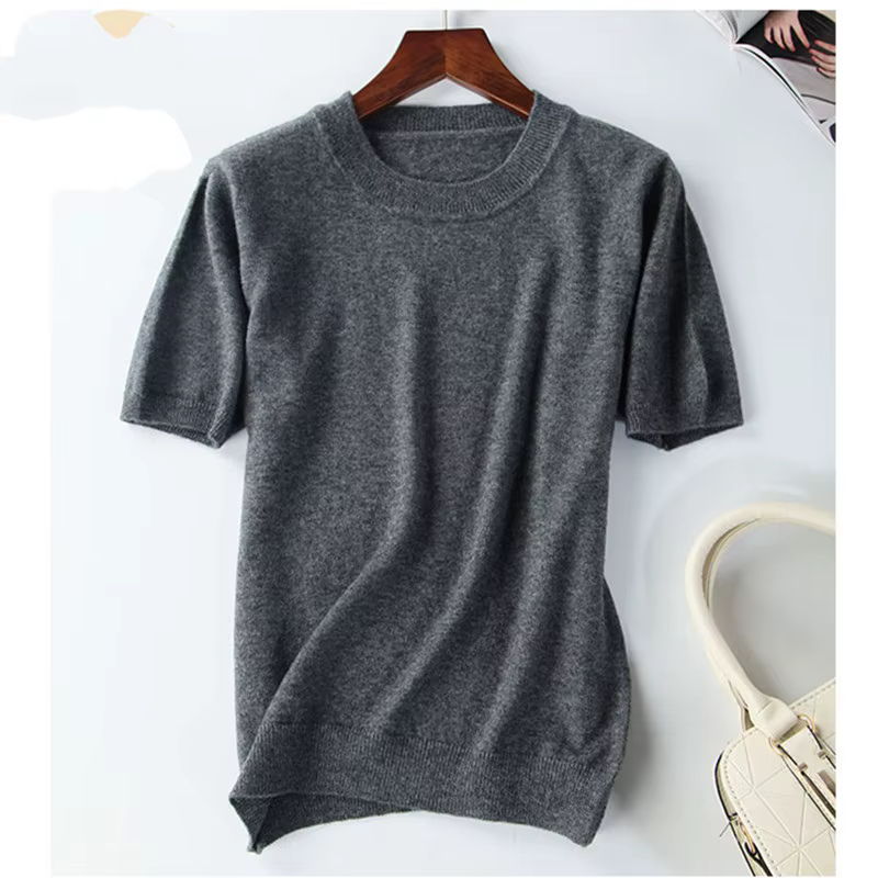 Pull tricoté à manches courtes et col rond pour femme