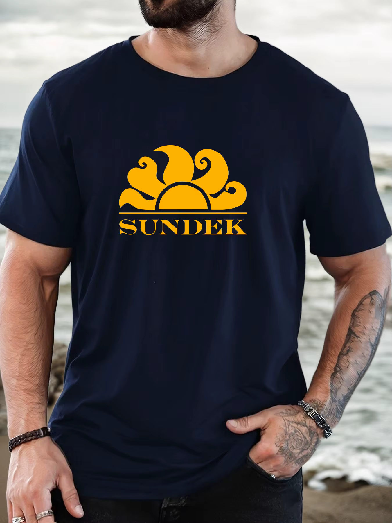 T-Shirt homme 2025 nouveauté rétro Chic Sundek graphique audacieux jaune stylisé soleil Logo décontracté haut élégant usage quotidien