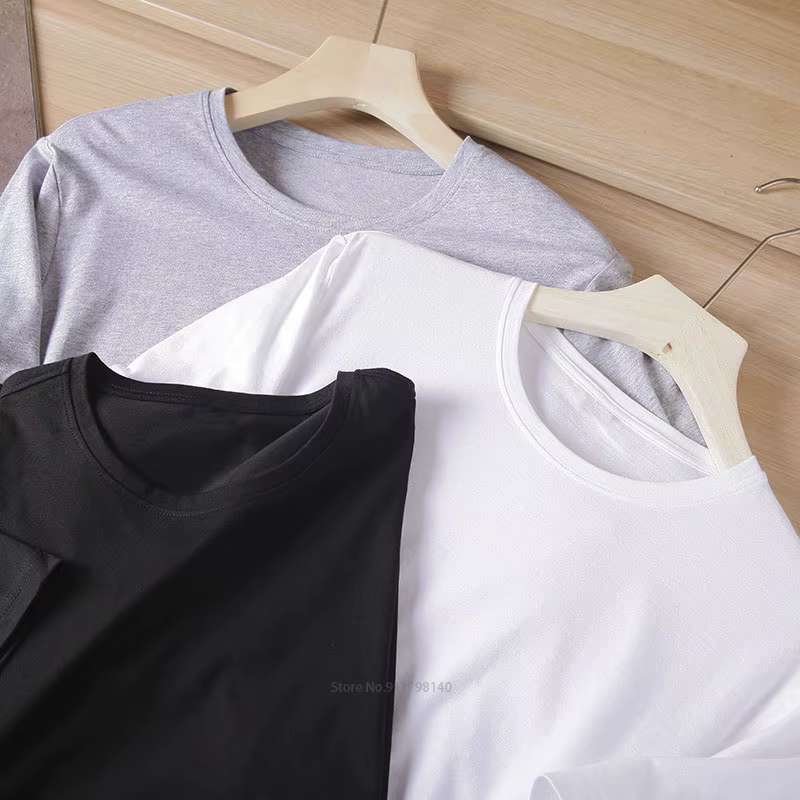 T-shirt noir de marque pour hommes