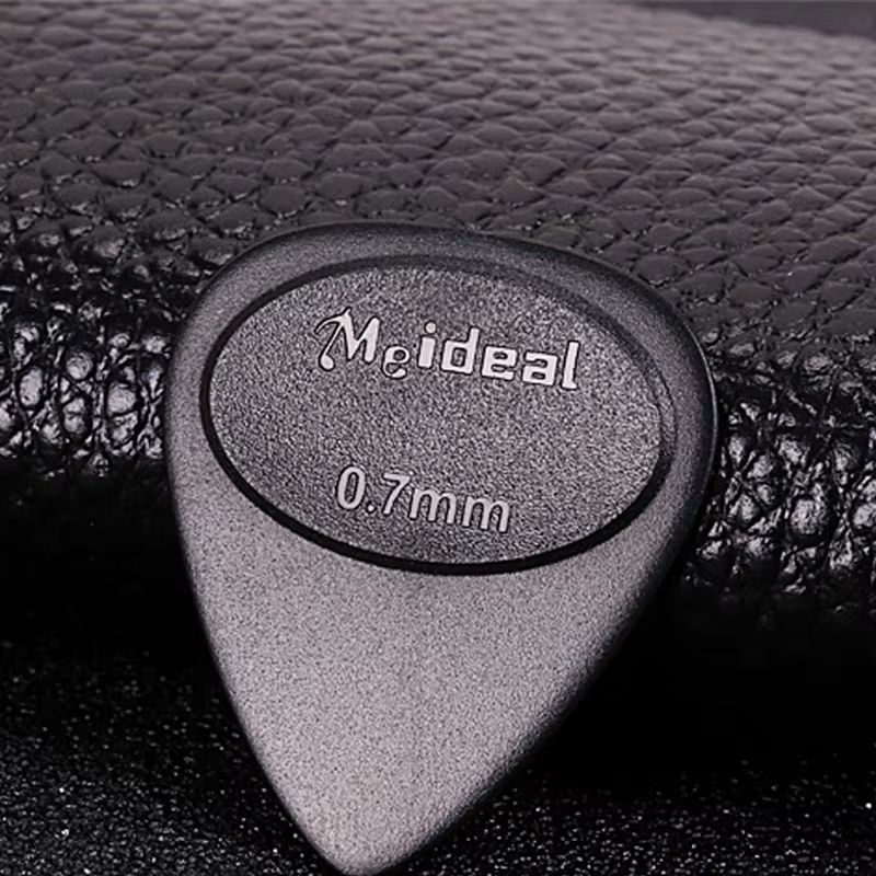 Plectres de guitare, 10 plectres de 0,7 mm d'épaisseur, accessoires antidérapants et durables pour guitare électrique, basse, ukulélé, pagaies spécifiques pour basse 