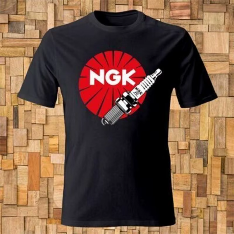 NGK Spark Plugs Logo Chemise noire pour hommes
