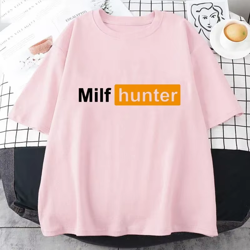 Chasseur de MILF | T-shirt humoristique pour hommes amoureux des femmes matures