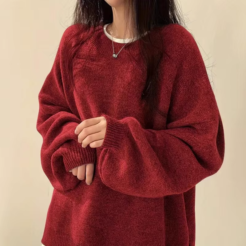 Pull femme à col rond ample en automne et en hiver 2025