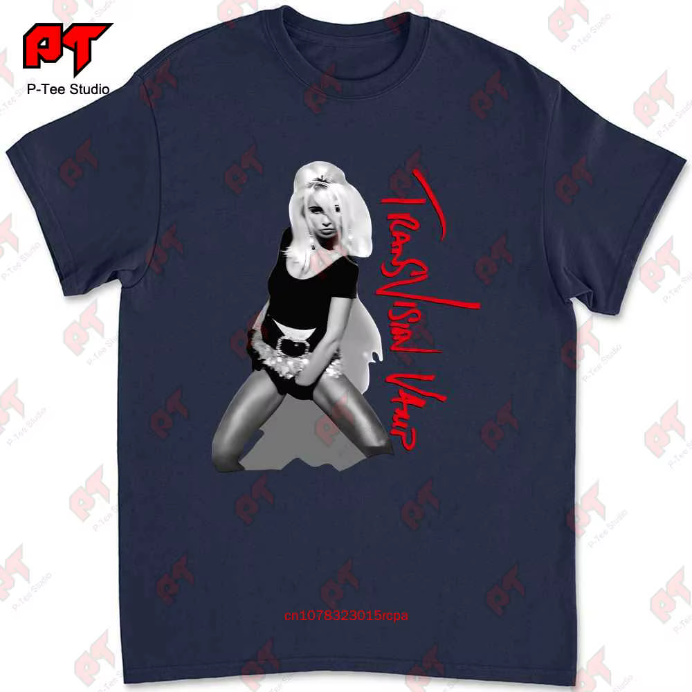 T-shirt Transvision Vamp porté par Kurt asil ain KMLJ