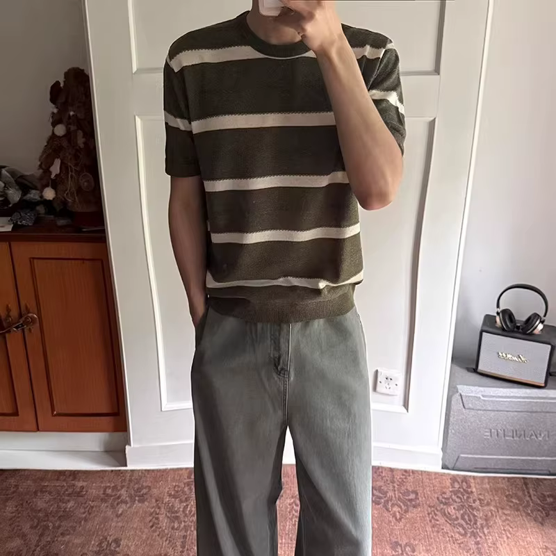 T-shirt rayé en lin tricoté à col rond pour homme