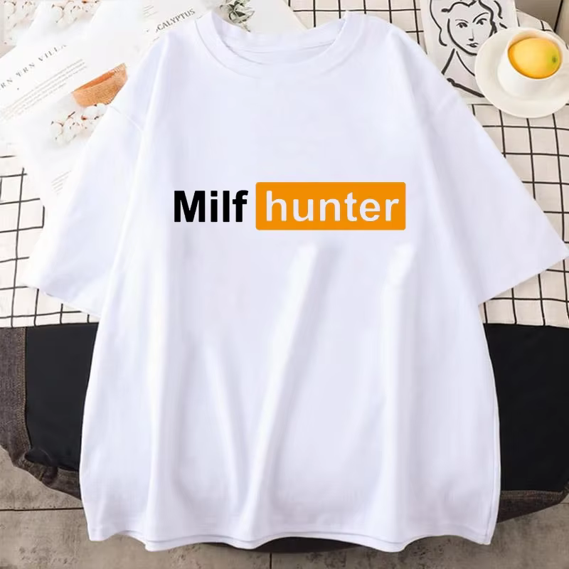 Chasseur de MILF | Drôle adulte Humor blague pour hommes qui aiment les Milfs T-Shirt