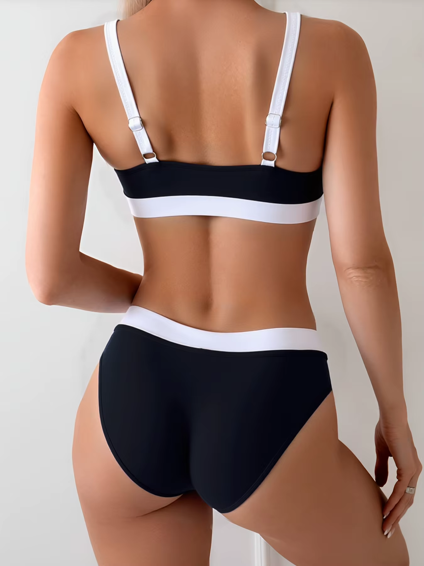Nouvel ensemble bikini color block noir et blanc 2026 pour femme, maillot de bain deux pièces sportif taille haute, débardeur à col carré, tenue de plage