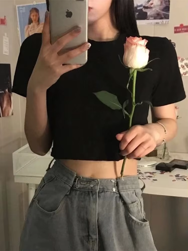 T-shirt femmes recadrée solide Sexy minimaliste offre spéciale mince décontracté mode Preppy Chic Tops basiques Style coréen Streetwear populaire