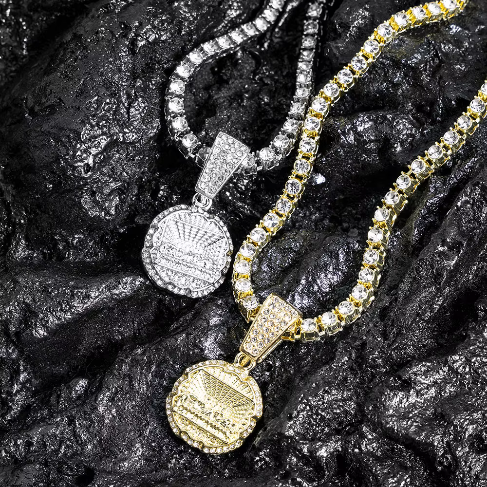 Collier pendentif délicat et brillant pour hommes et femmes