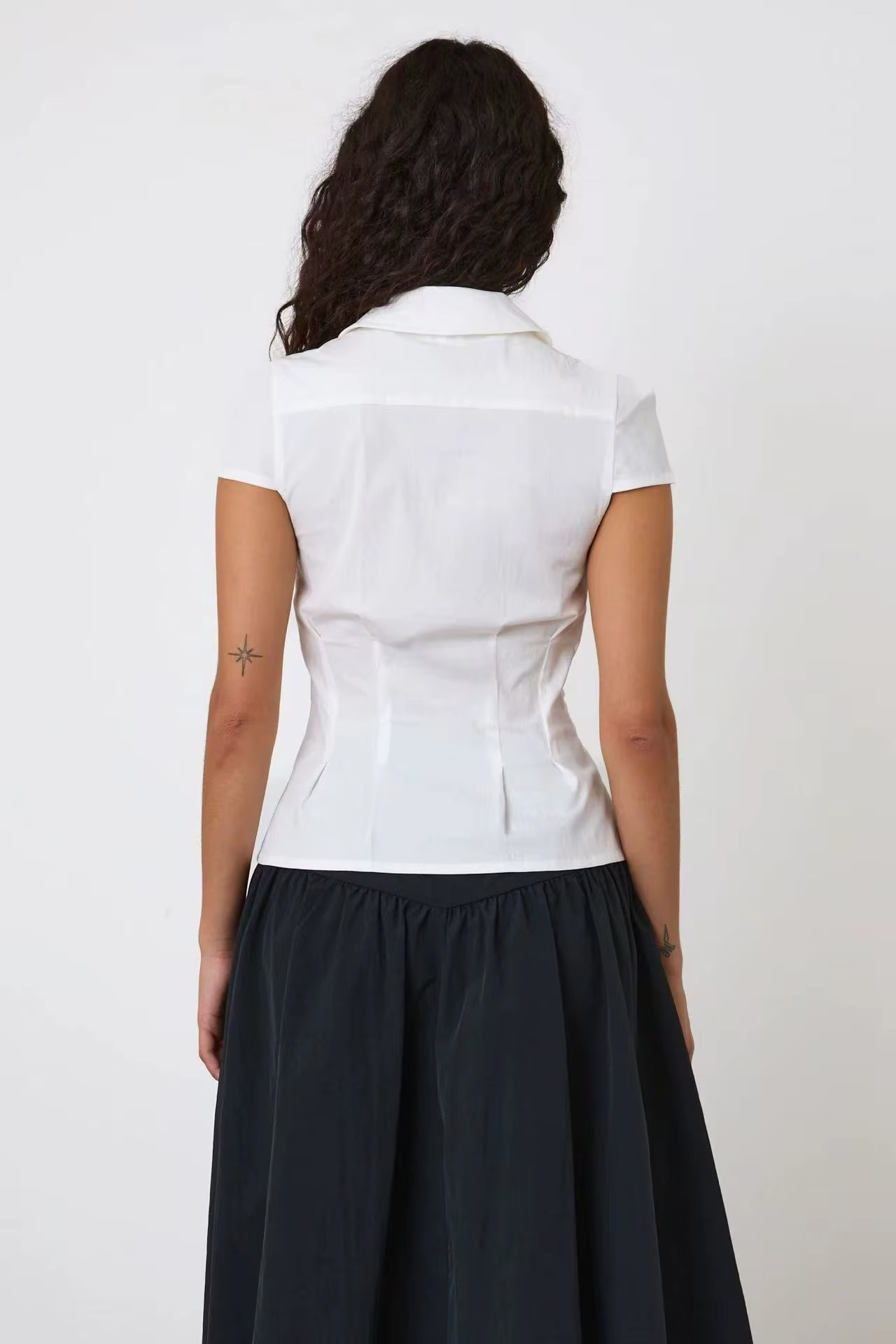 Chemisier blanc Peachy Den à col boutonné