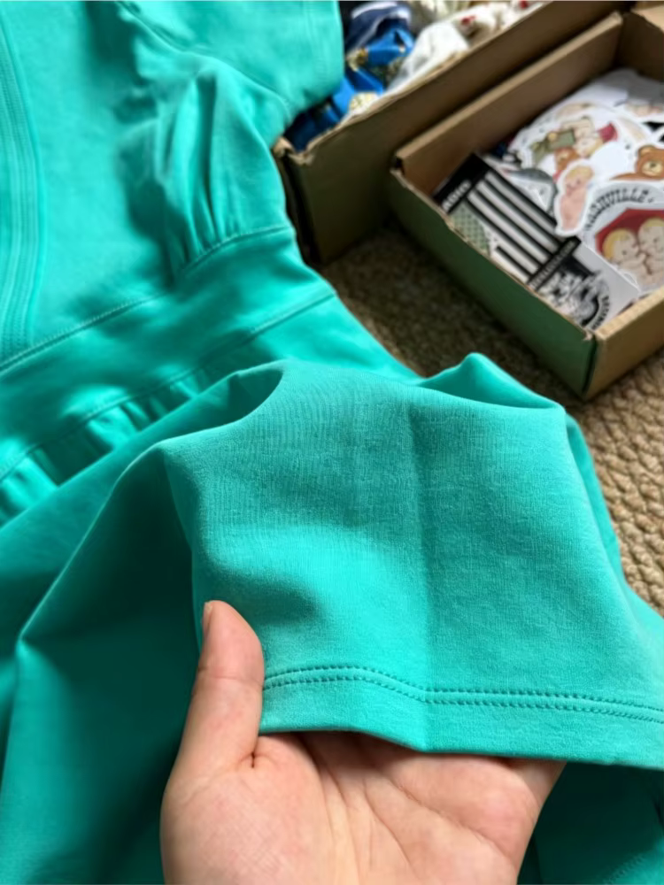 T-shirts femme col en V profond turquoise