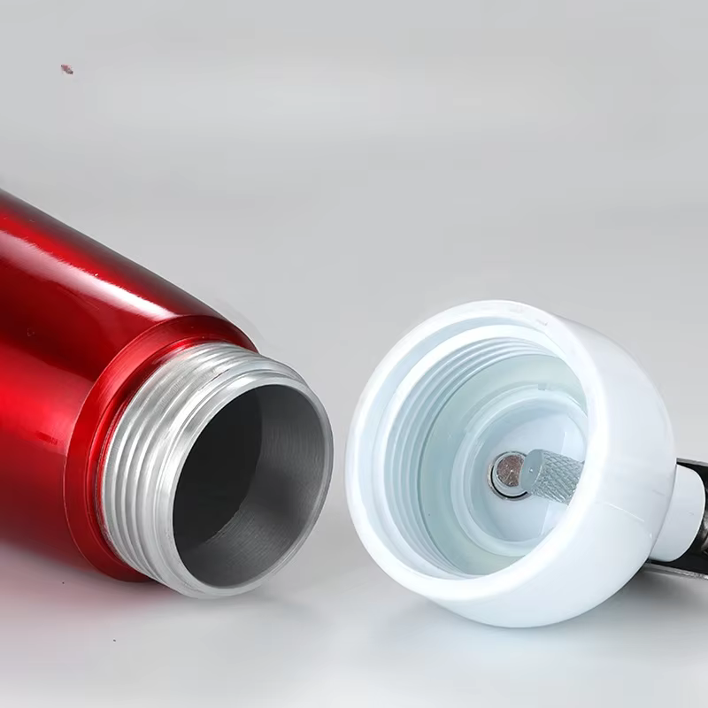 Distributeur de crème fouettée pour gâteau avec buse décorative