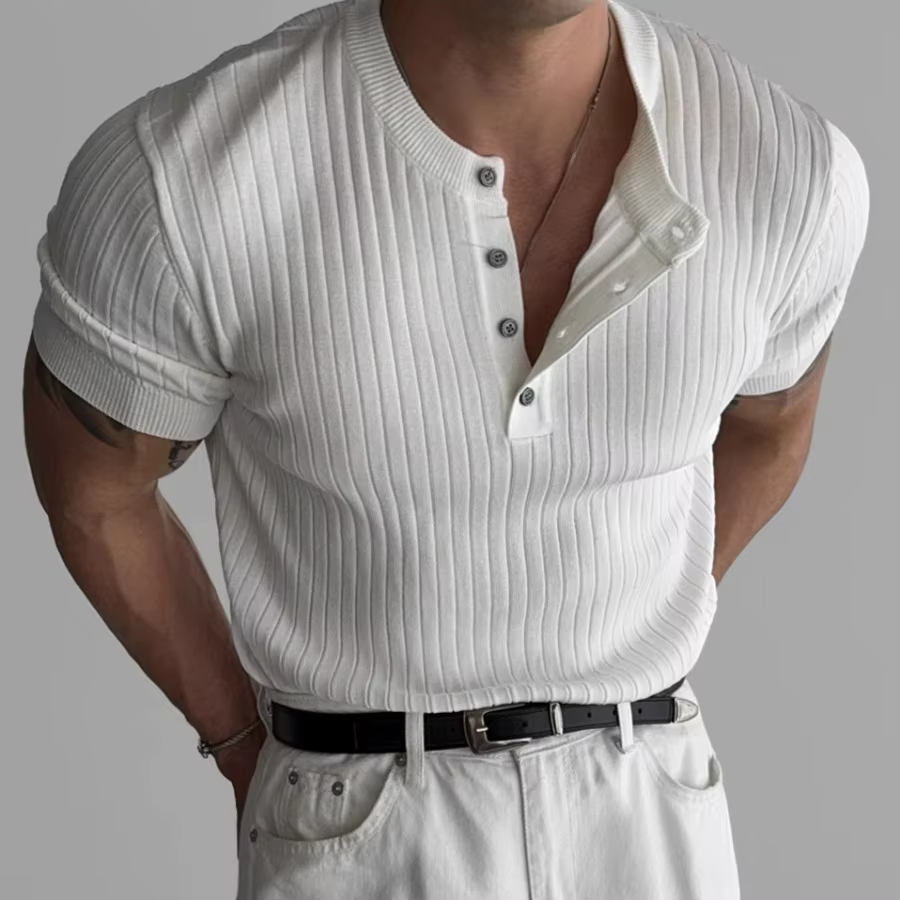 T-shirt tricoté à col Henry pour homme