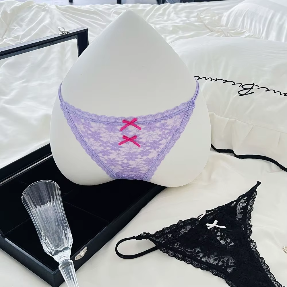 Culotte string transparente en dentelle pour femme