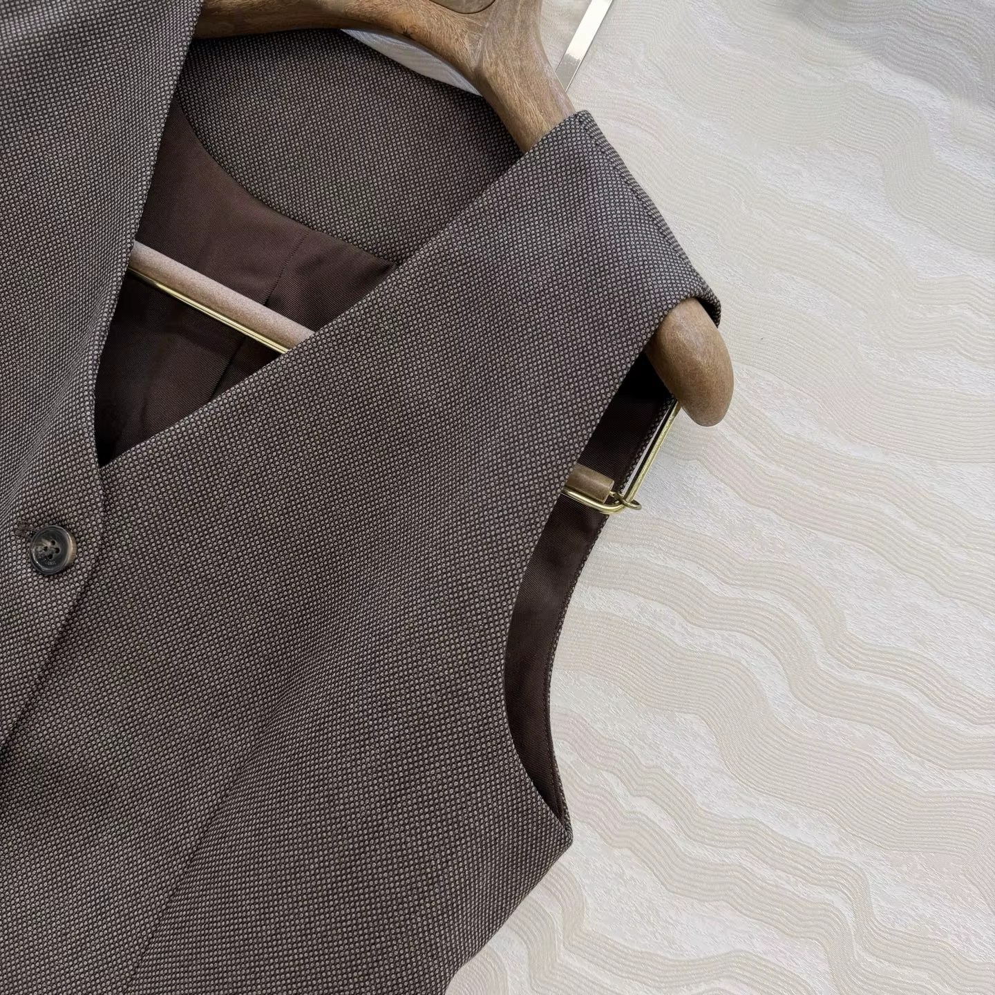 Gilet marron à col en V et simple boutonnage pour femme