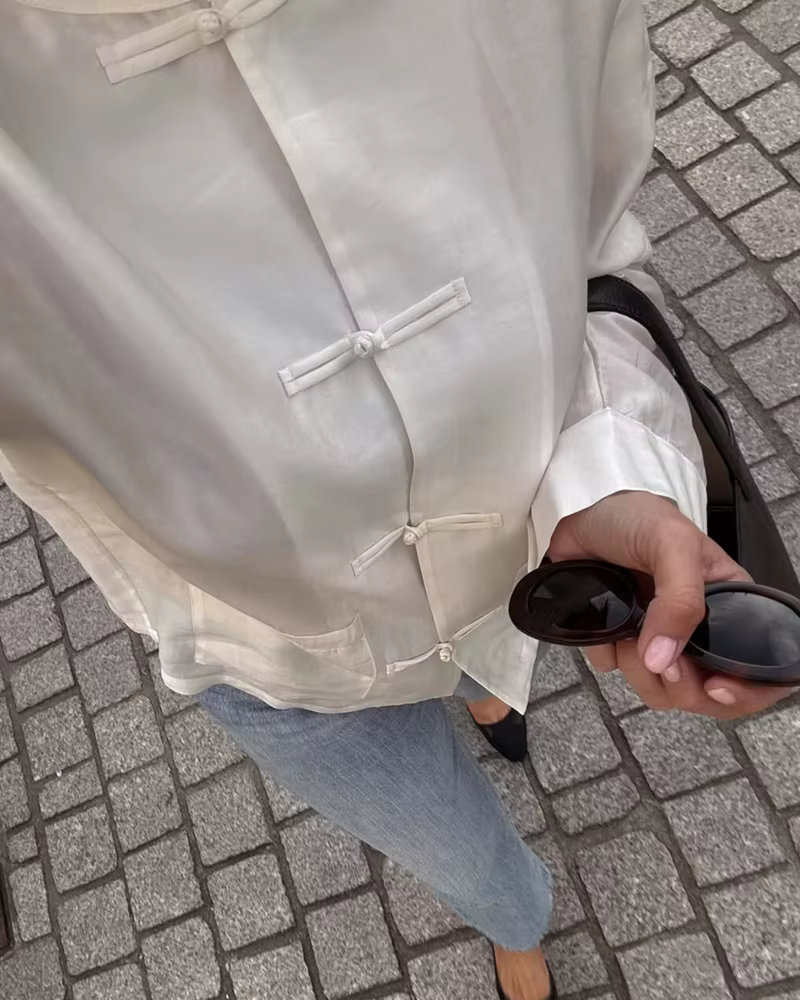 Chemisier Femme 2026 Nouvelle Collection Printemps-Été Sans Manches en Satin avec Nœud Décontracté Chic et Original pour Dames