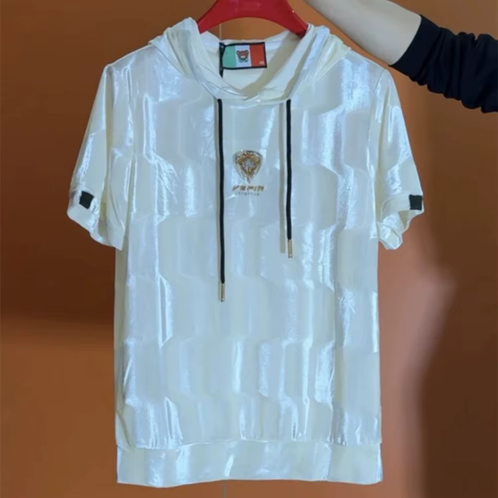 T-shirt à capuche doux et lisse pour homme