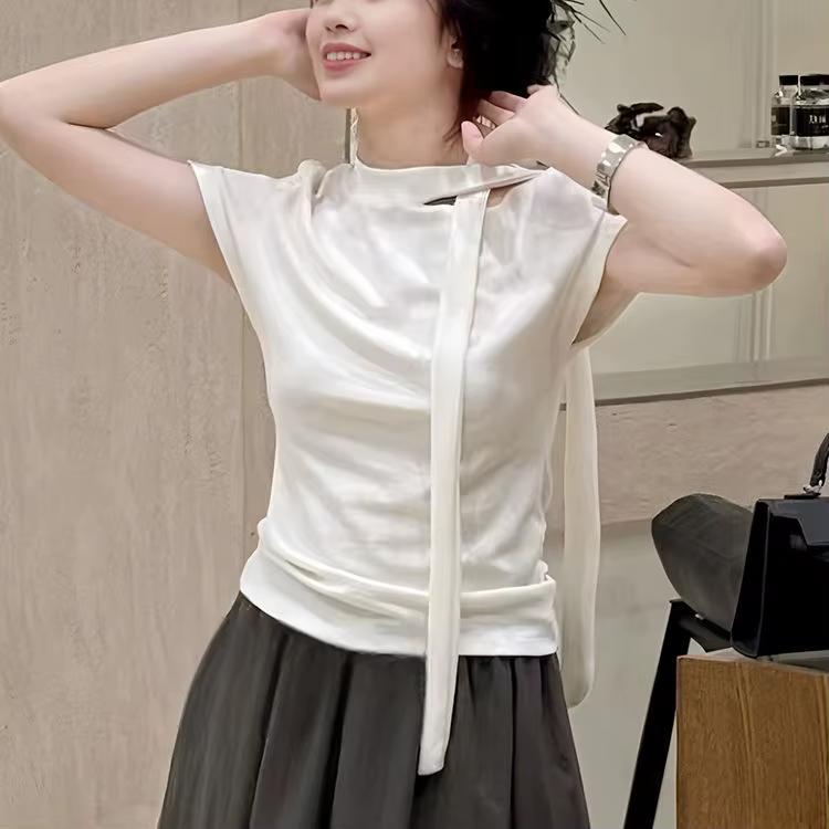 T-shirt blanc à manches courtes pour femmes