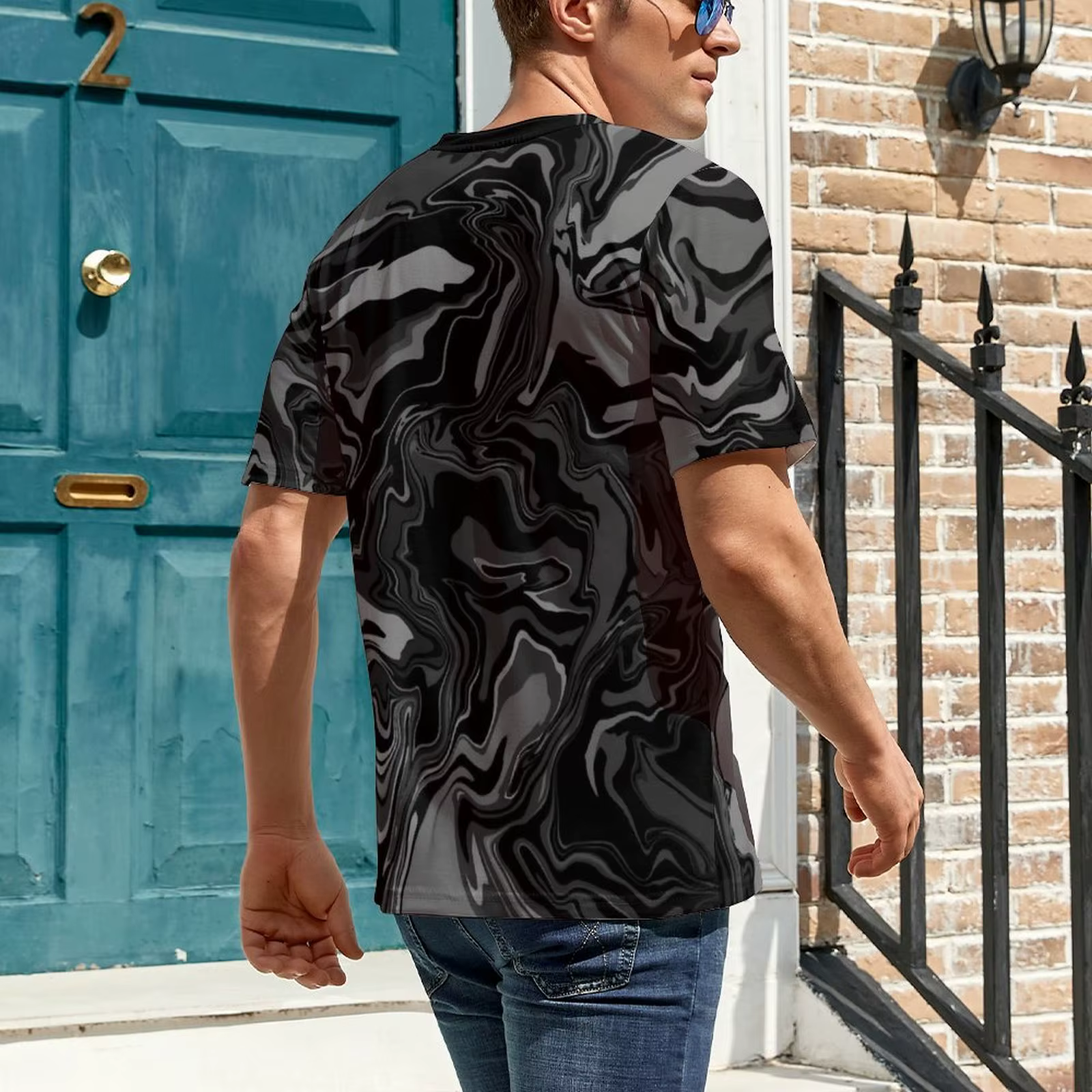 T-shirt noir à manches courtes et col rond pour homme