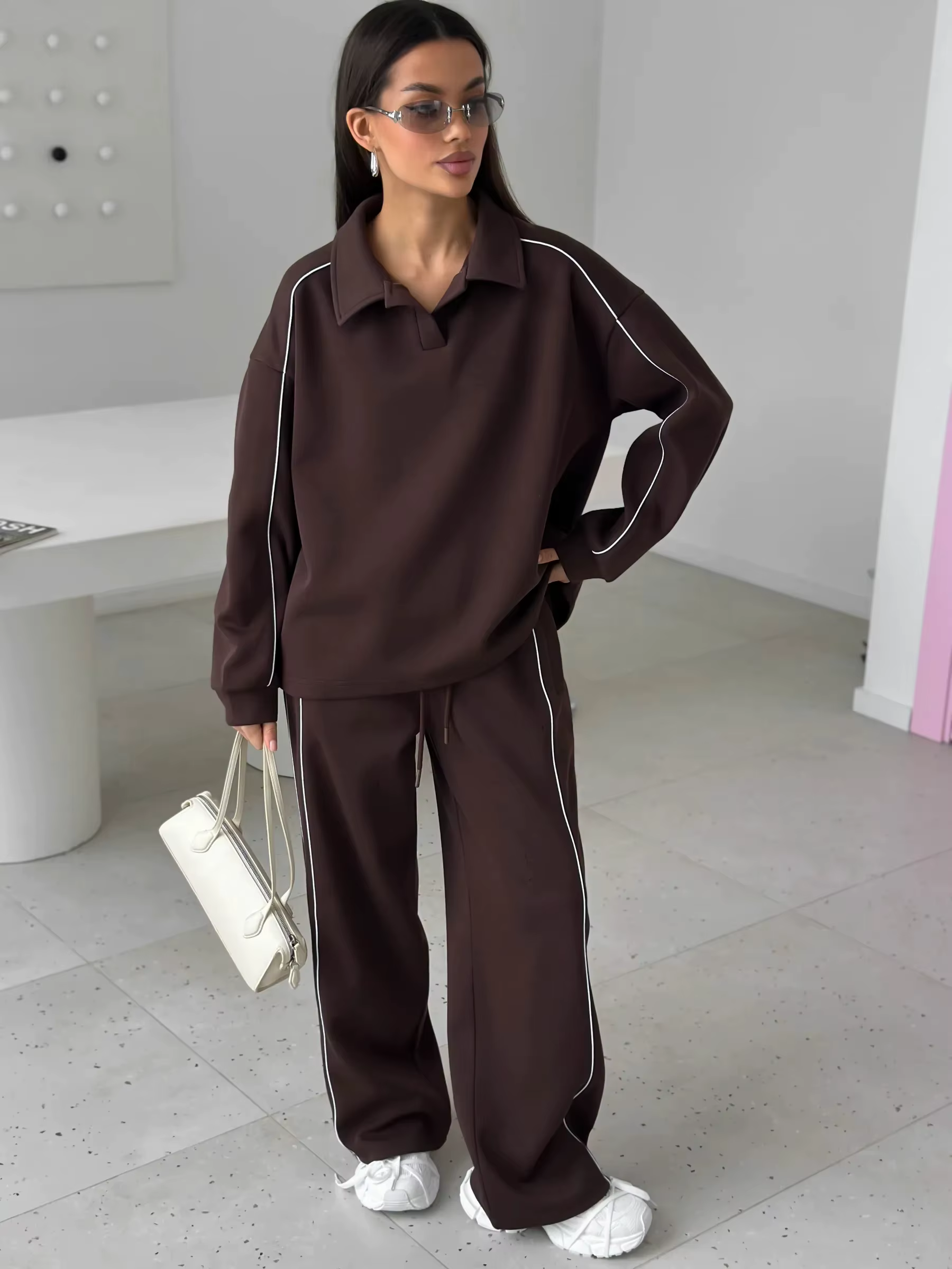 Ensemble de survêtement 2 pièces pour femme automne 2026 : haut polo à manches longues et pantalon large avec bande latérale – Tenue décontractée et sportive